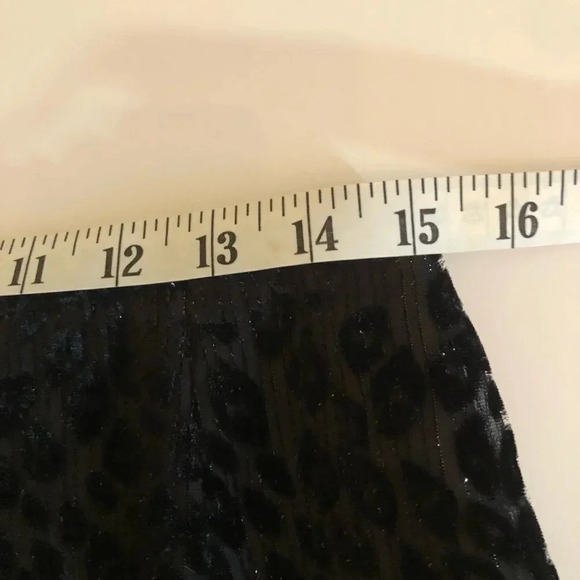 BEAUTIFUL black velvet and sheer metallic cheetah print pencil skirt size 6 - Picture 9 of 13